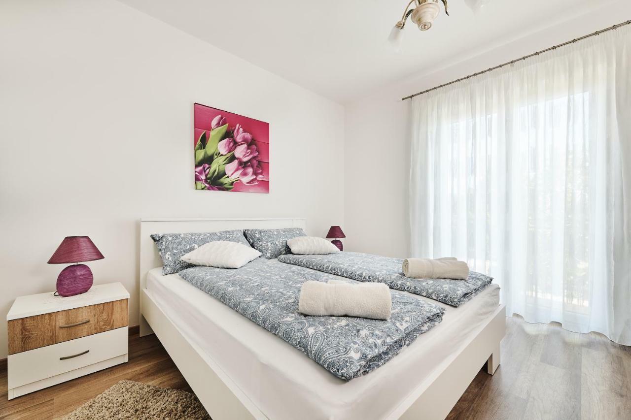 Apartment Ana Brtonigla Bagian luar foto